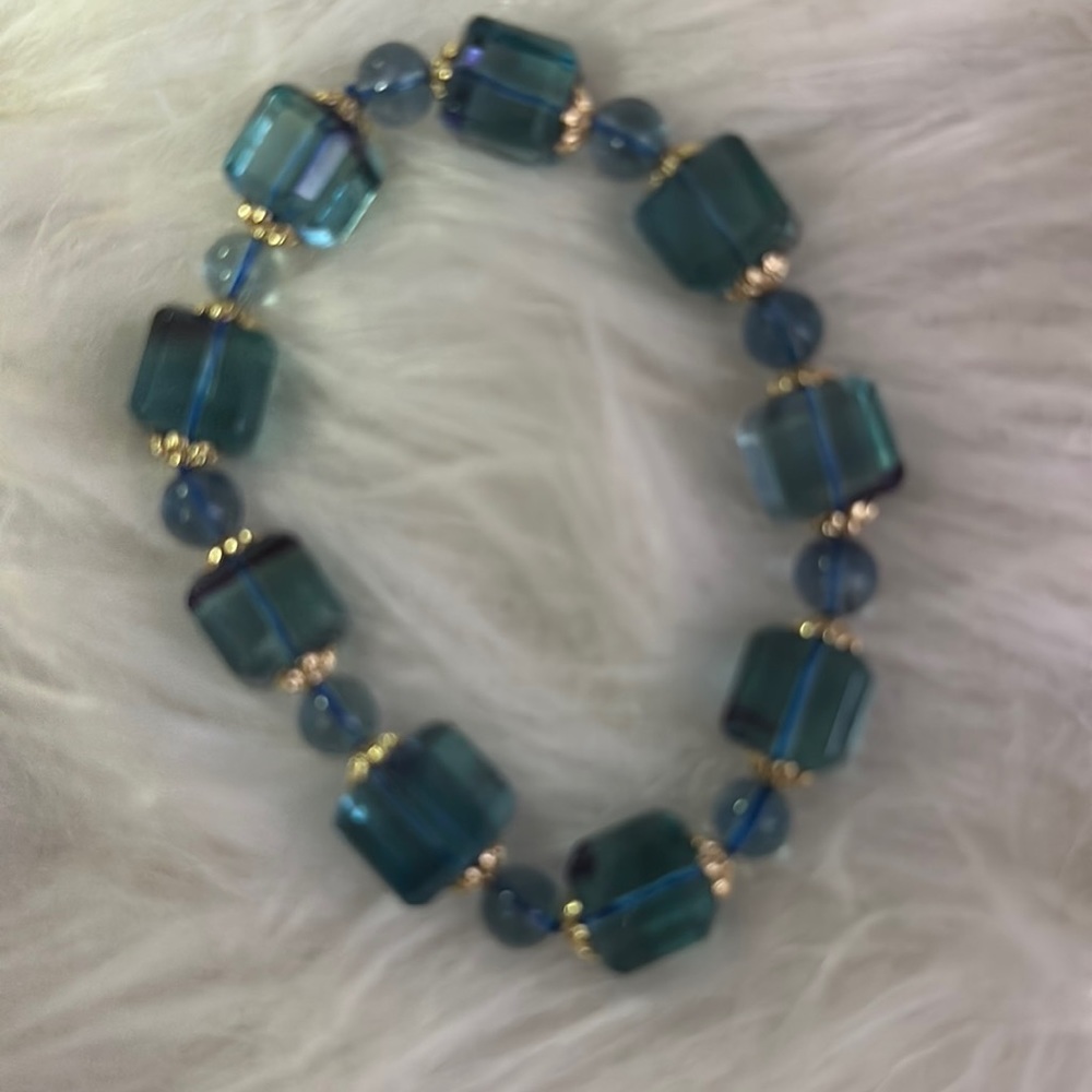 Fluorite cube - Picture 2 of 2